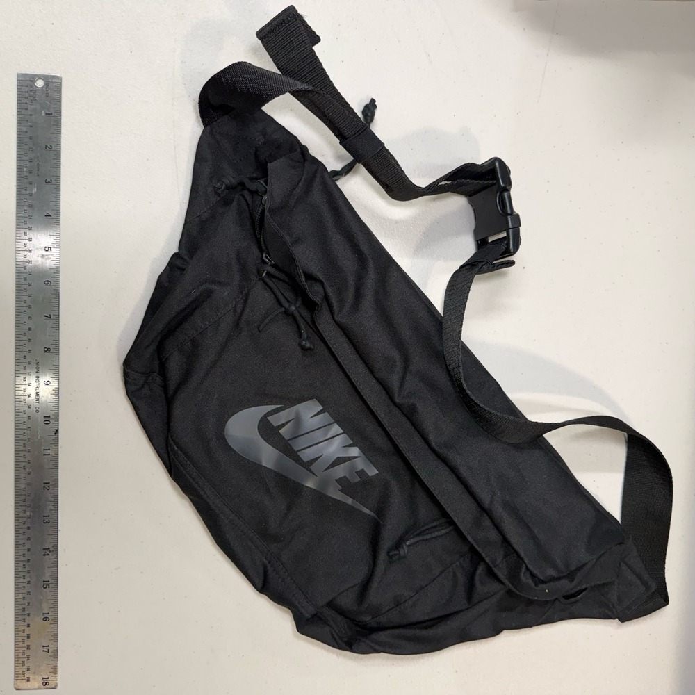 Nike Tech Hip Pack Black Large Fanny Pack Crossbody Bag BA5751-010